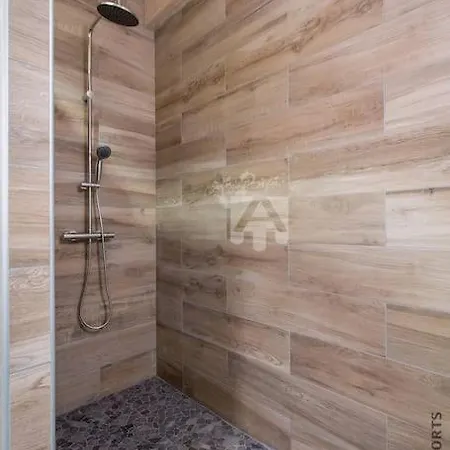 Du Pere Francois Chambon-sur-Lac